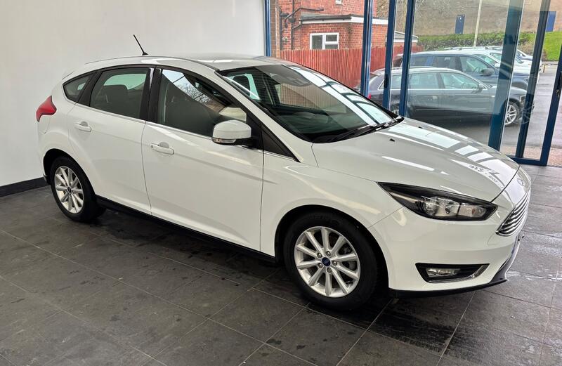 View FORD FOCUS 1.0 T EcoBoost Titanium