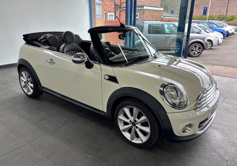 View MINI CONVERTIBLE 1.6 Cooper Convertible