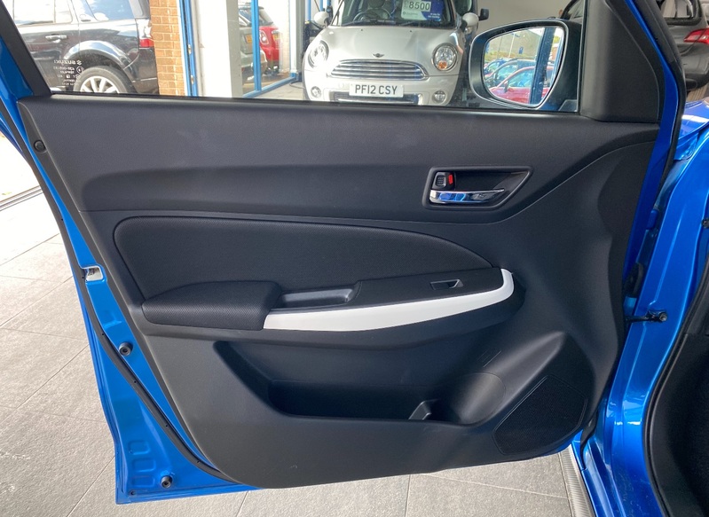 SUZUKI SWIFT