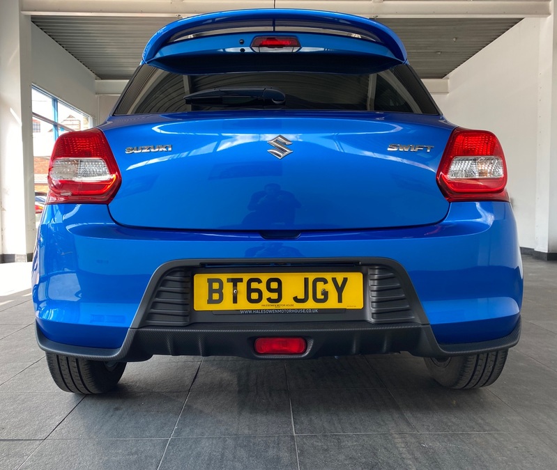 SUZUKI SWIFT