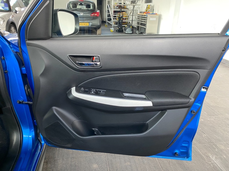 SUZUKI SWIFT
