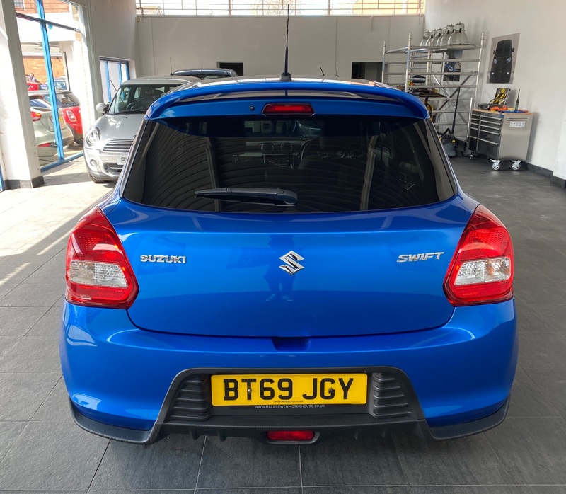 SUZUKI SWIFT