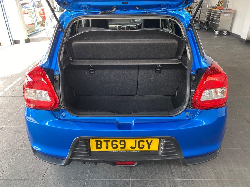 SUZUKI SWIFT